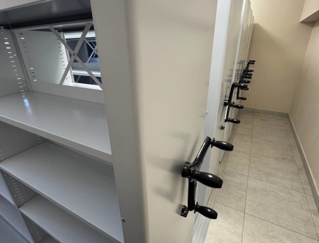 Мобильные стеллажи на рельсах